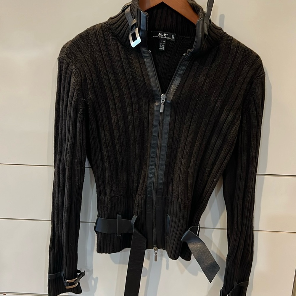 Fabulous Italian sweater.  Brown.  Zip up. Perfect condition